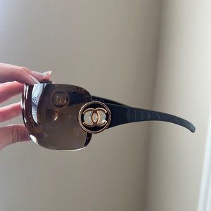 AUTHENTIC chanel sunglasses